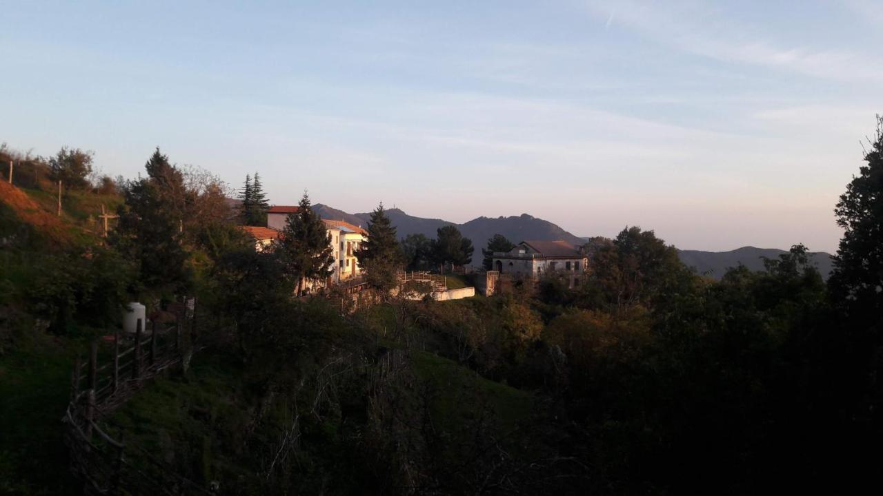 Bed And Breakfast Humus Sapiens Castiglione Chiavarese Εξωτερικό φωτογραφία